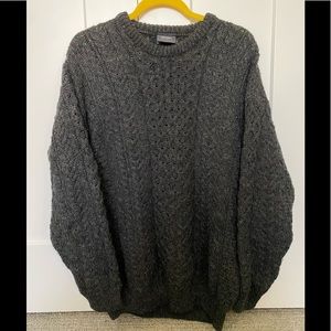 100% Pure Wool Made in Ireland CrewNeck Aran Sweater Charcoal Grey Size Large